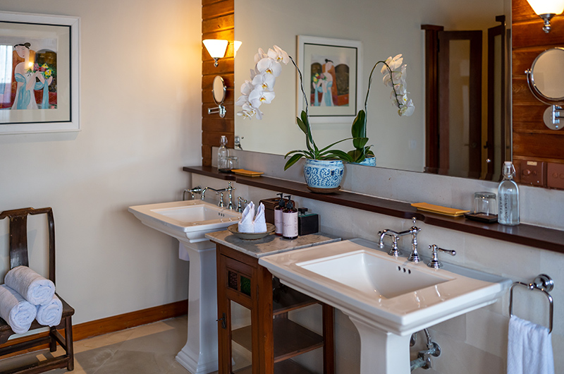 Villa Oost Indies Bathroom Two with Mirror | Seminyak, Bali