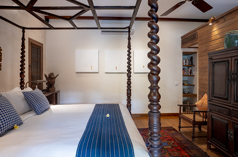 Villa Oost Indies Bedroom One with Side Lamps | Seminyak, Bali