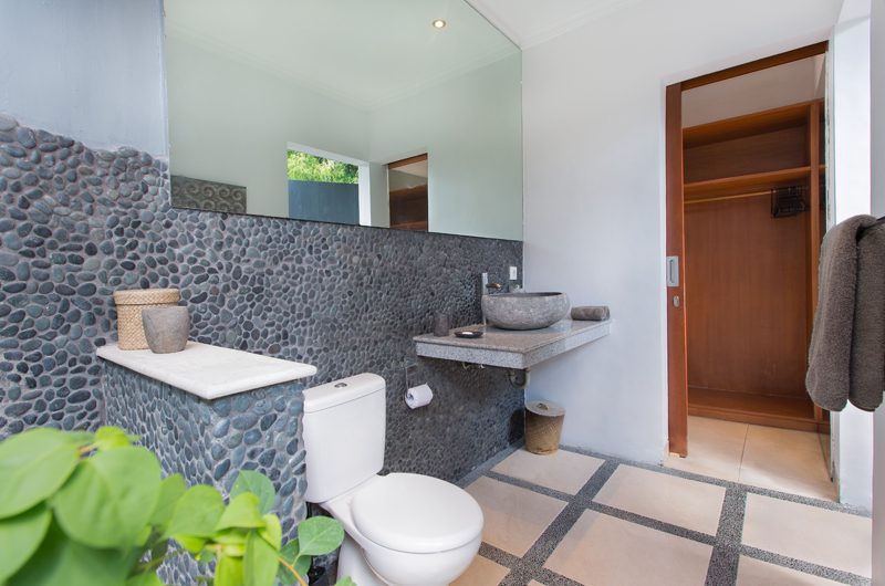 Villa Puri Temple Spacious En-suite Bathroom | Canggu, Bali