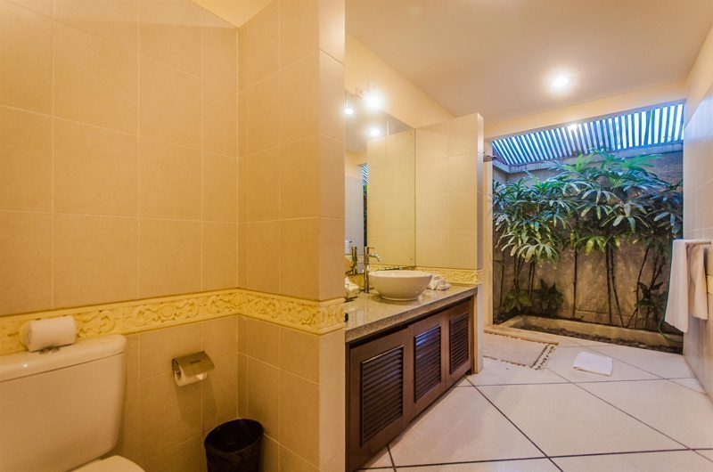 Villa Santai Guest Bathroom | Seminyak, Bali