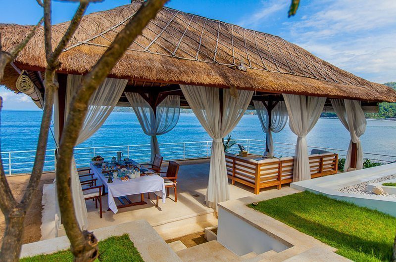 Villa Stella Outdoor Dining | Candidasa, Bali