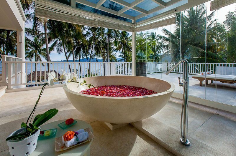 Villa Stella Outdoor Bathtub | Candidasa, Bali