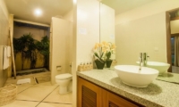 Villa Vara Guest Bathroom | Seminyak, Bali