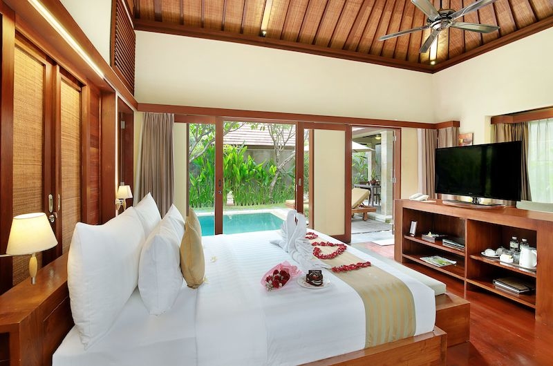 Nyuh Bali Villas Honeymoon Suite Bedroom Area | Seminyak, Bali