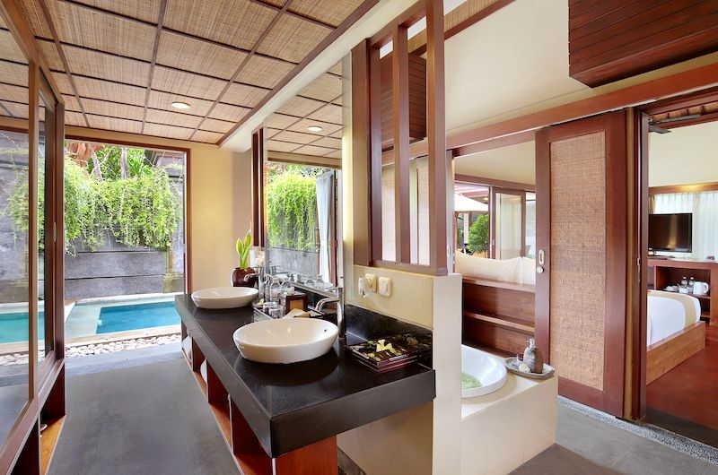 Nyuh Bali Villas Honeymoon Suite Bathroom | Seminyak, Bali
