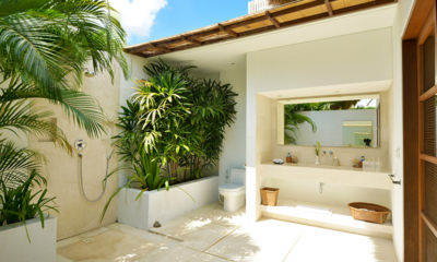 Villa Chocolat 2 Bedroom Villa Master Bathroom | Seminyak, Bali