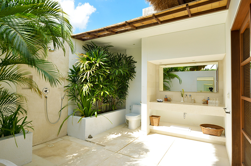 Villa Chocolat 2 Bedroom Villa Master Bathroom | Seminyak, Bali