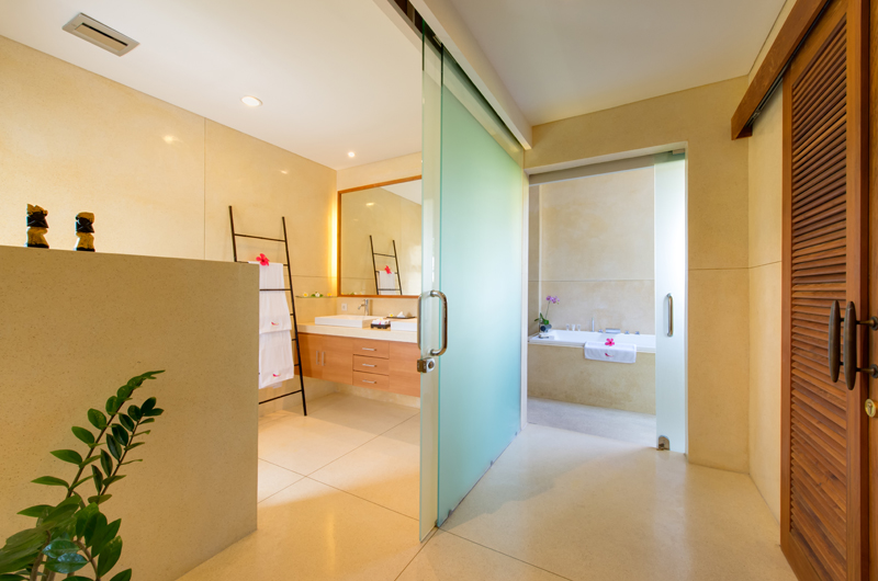 Villa Kinaree Estate En-suite Bathroom | Seminyak, Bali