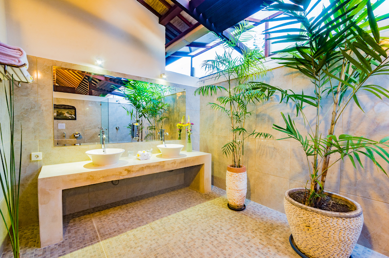 Villa Noa Bathroom One | Seminyak, Bali