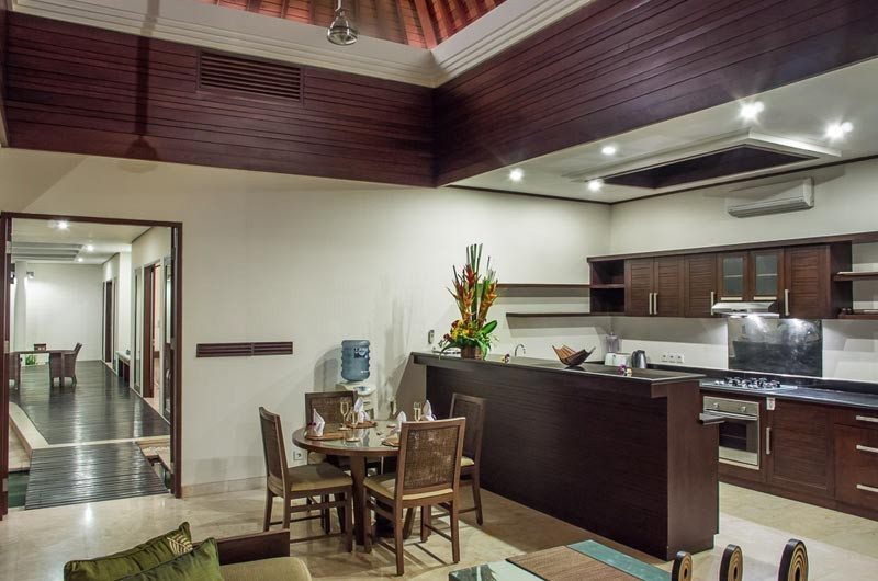 The Residence 2+1br Superior - Villa Siam Kitchen and Dining Room | Seminyak, Bali