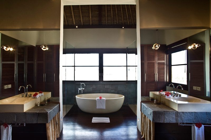 Villa Melissa En-suite Bathroom | Pererenan, Bali