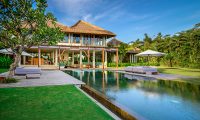 Shalimar Villas Garden and Pool Area | Seseh, Bali