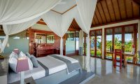 Shalimar Villas Bedroom Side | Seseh, Bali
