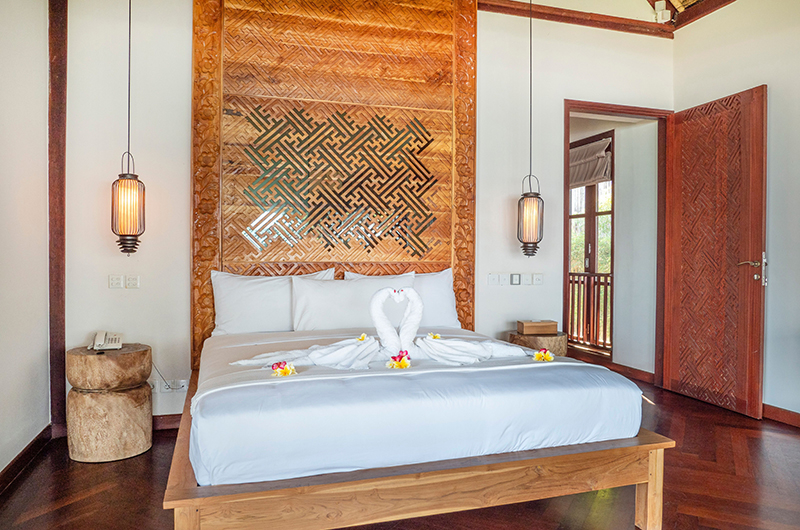 Sound of the Sea Bedroom with Lamps | Pererenan, Bali