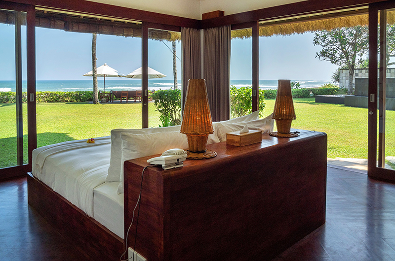 Sound of the Sea Spacious Bedroom with Garden Views | Pererenan, Bali