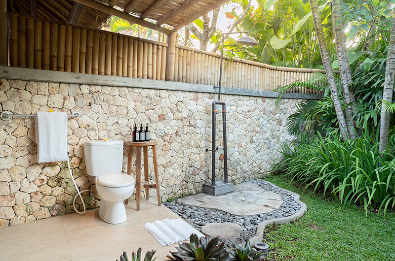 Sound of the Sea Outdoor Shower | Pererenan, Bali