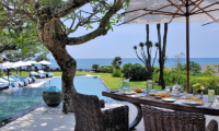 Villa Ambra Dining Table | Pererenan, Bali