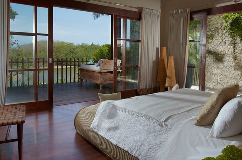 Villa Ambra Bedroom with Ocean View | Pererenan, Bali