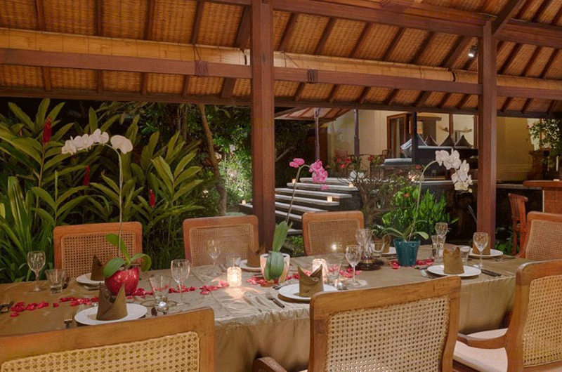 Villa Bougainvillea Dining Table | Canggu, Bali