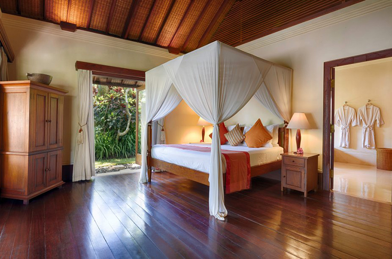 Villa Bougainvillea Spacious Bedroom with Wooden Floor | Canggu, Bali
