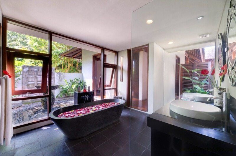 Villa Bunga Pangi Bathroom | Canggu, Bali