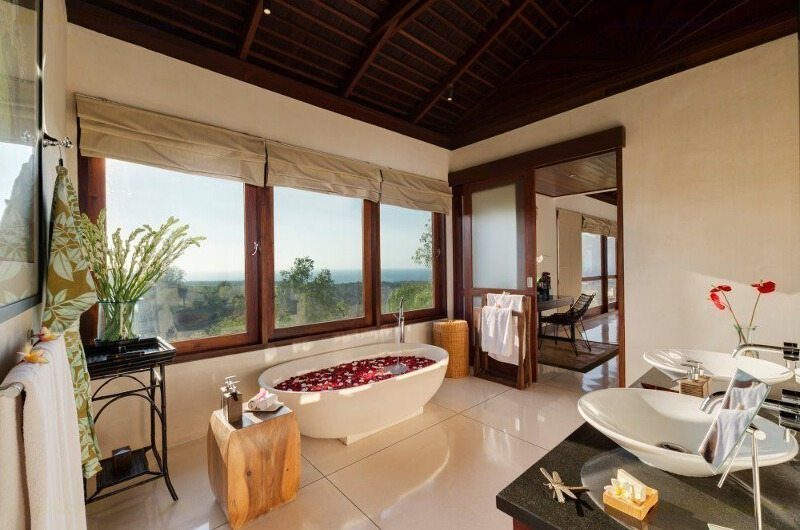 Villa Capung Bathroom | Uluwatu, Bali