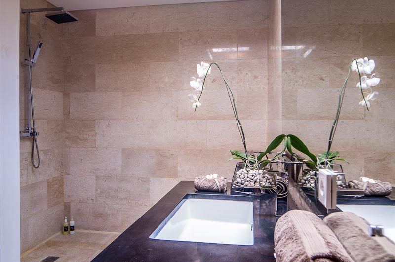 Villa Kirgeo Guest Bathroom | Canggu, Bali