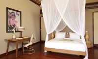 Villa Melissa Bedroom with Study Table | Pererenan, Bali