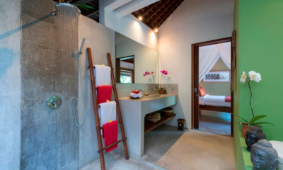 Villa Paloma Bathroom with Mirror | Canggu, Bali