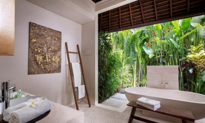 Villa Songket Bathroom One with Bathtub | Umalas, Bali