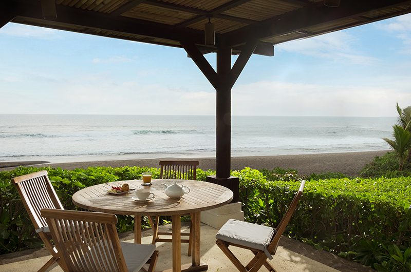 Villa Waringin Dining Table with Sea Views | Pererenan, Bali