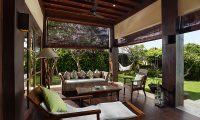 Villa Waringin Sleepy Chair | Pererenan, Bali