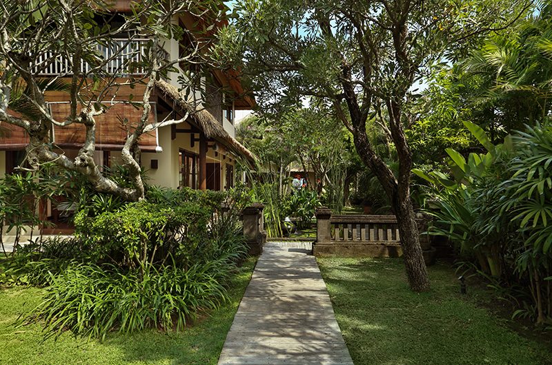 Villa Waringin Pathway | Pererenan, Bali