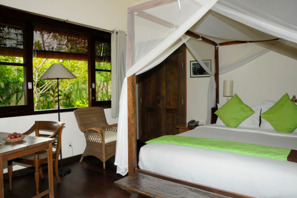 Villa Waringin Pisan Pisangan Bedroom with Seating | Pererenan, Bali