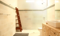 Briana Villa Bathroom Two | Batubelig, Bali