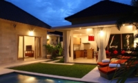 Briana Villa Pool Side | Batubelig, Bali
