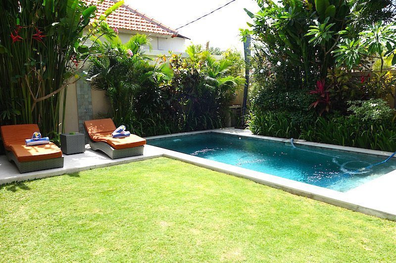 Briana Villa Pool Side | Batubelig, Bali