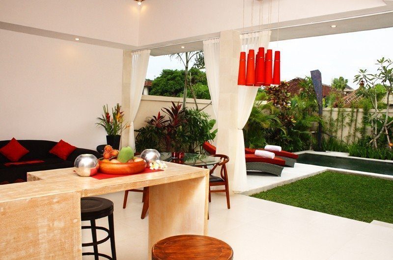 Briana Villa Living And Dining Area | Batubelig, Bali