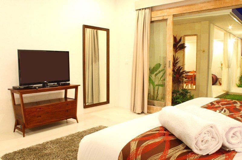 Briana Villa Guest Bedroom Two | Batubelig, Bali