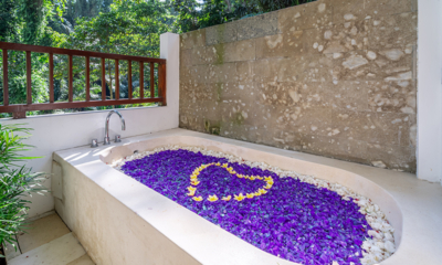 Villa Jewel Bathroom Two Romantic Bathtub Set Up | Canggu, Bali