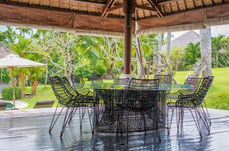 Villa Palm River Outdoor Dining Area | Pererenan, Bali