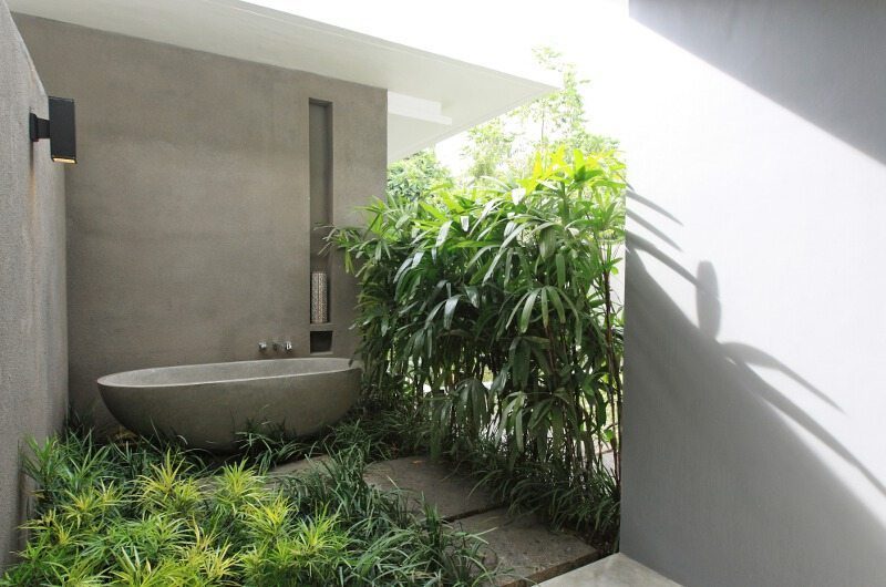 Aria Villas Outdoor Bathtub | Ubud, Bali