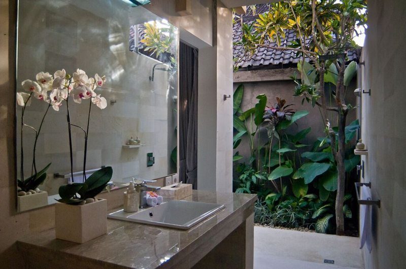 Esha Seminyak Guest Bathroom | Seminyak, Bali