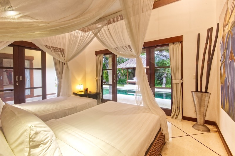Villa Cinta Twin Bedroom with Pool View | Seminyak, Bali