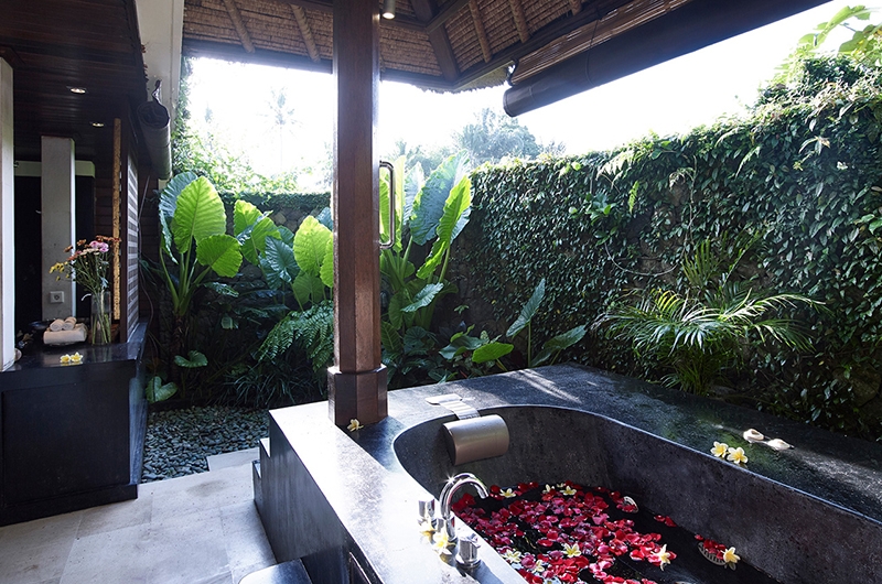 Villa Vajra Bathtub Area | Ubud, Bali