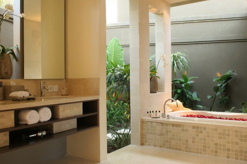 Ahimsa Beach Bathroom | Jimbaran, Bali