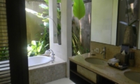 Ahimsa Beach Bathroom | Jimbaran, Bali