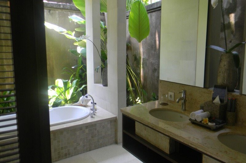 Ahimsa Beach Bathroom | Jimbaran, Bali