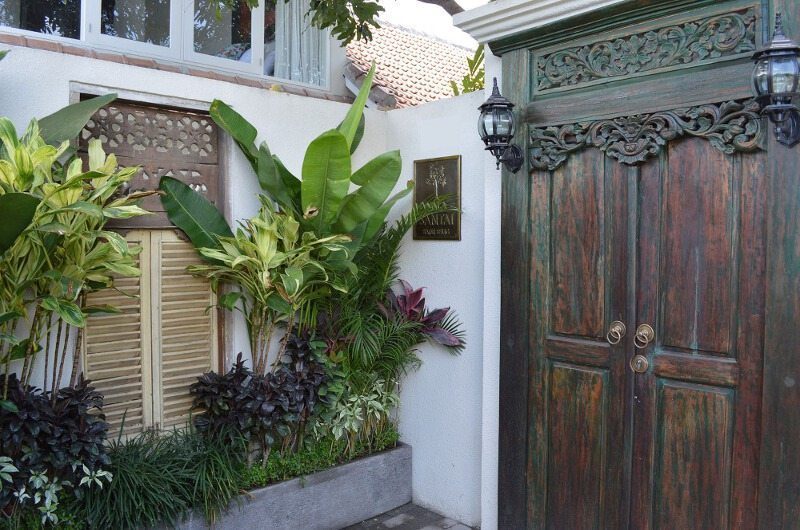 Santai Villa Entrance | Batubelig, Bali