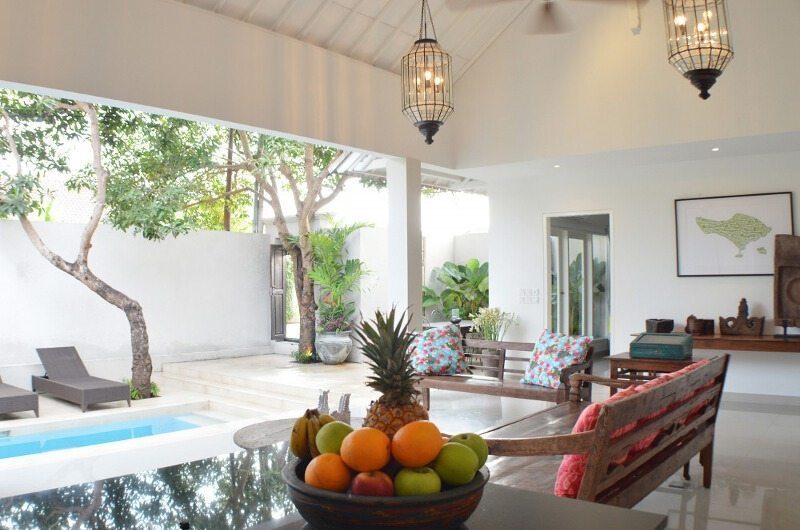 Santai Villa Living Area | Batubelig, Bali